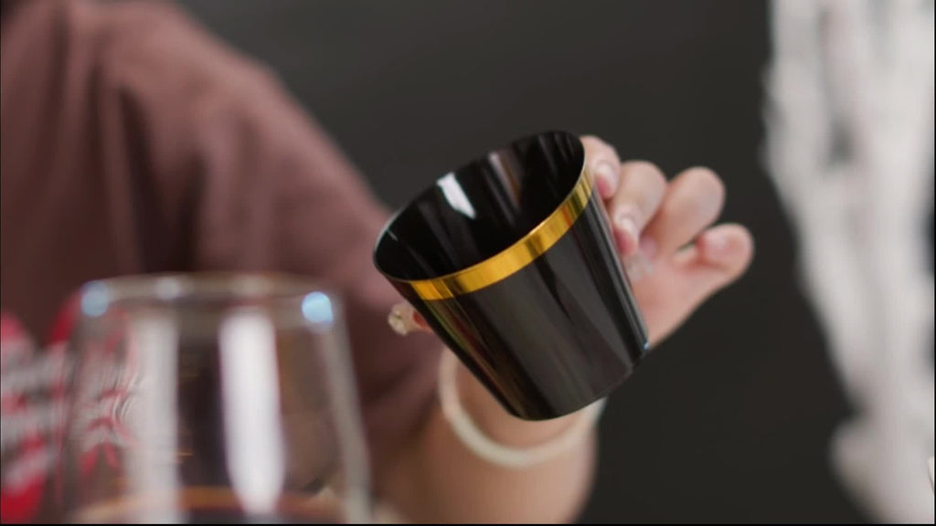 100\u002F200 Golden And Black Plastic Cups 10 Oz Elegant Golden Rimmed Plastic Cups, Noble And Steady Temperament Choice, Party Cups Fancy Disposable Wedding Cups, Suitable For Family Gatherings, Afternoon Tea, Parties